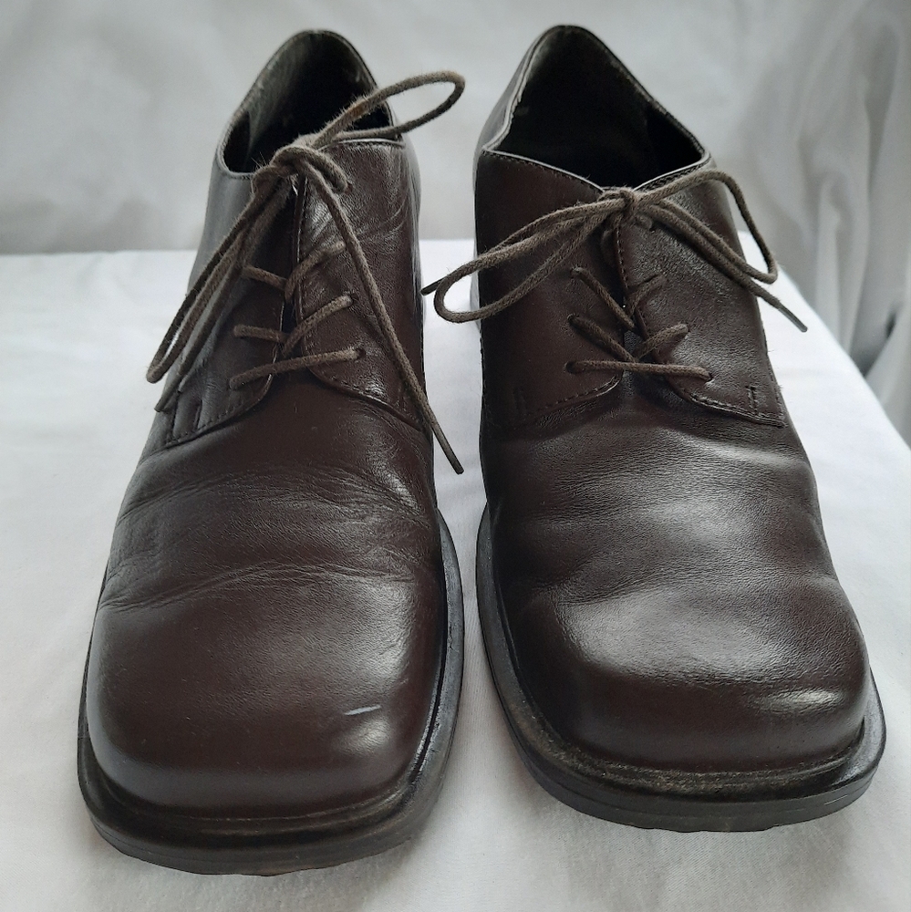 Vintage 90s square toe block heel oxfords tie lace up shoes
